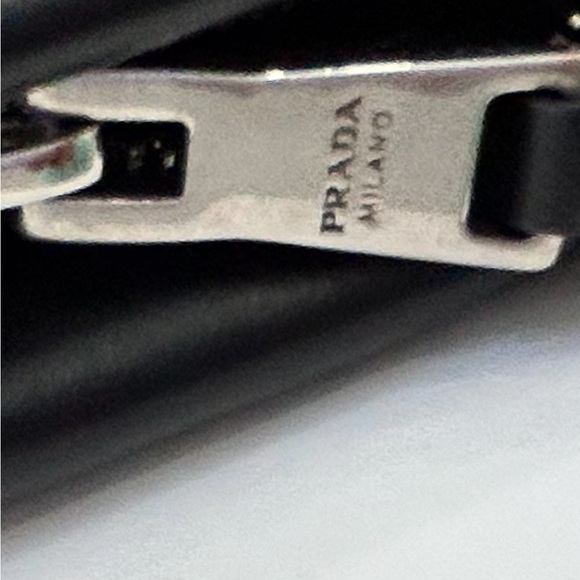 CHEVRON PRADA 2 WAY BAG -LARGE CLUTCH / CROSSBODY - Picture 6 of 16